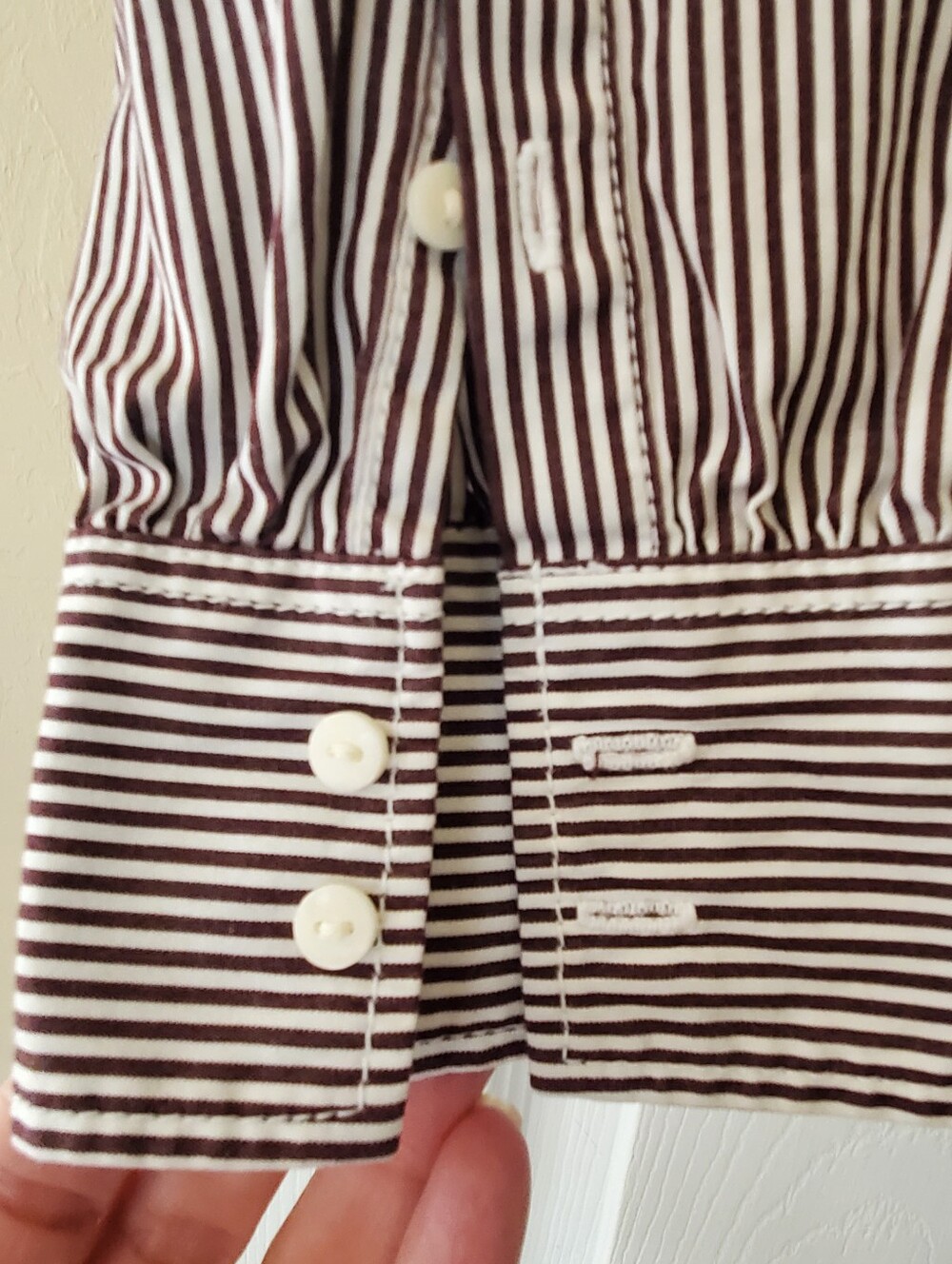 Tommy Hilfiger Women's Brown Stripe Button-Up Shirt Size Large - Picture 9 of 10